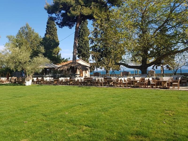 Nisi Glamping Hotell Paralía Rakhón Eksteriør bilde